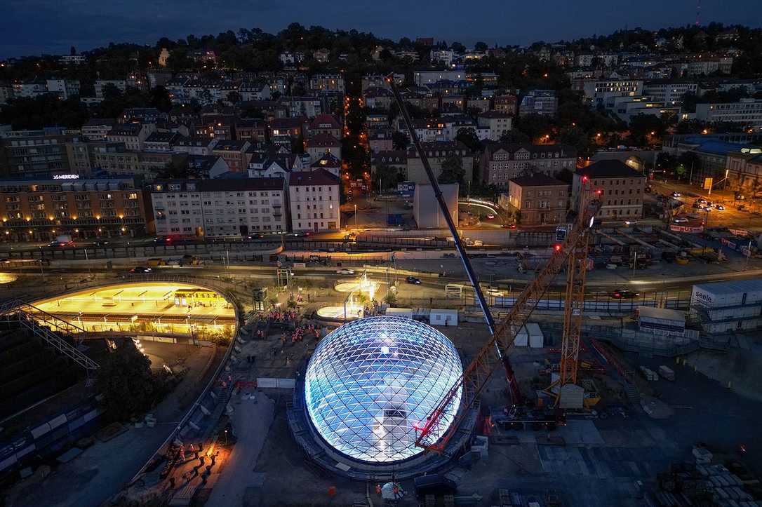 Stuttgart21: Erste Gitterschale an Staatsgalerie fertiggestellt Stuttgart21: Erste Gitterschale an Staatsgalerie fertiggestellt