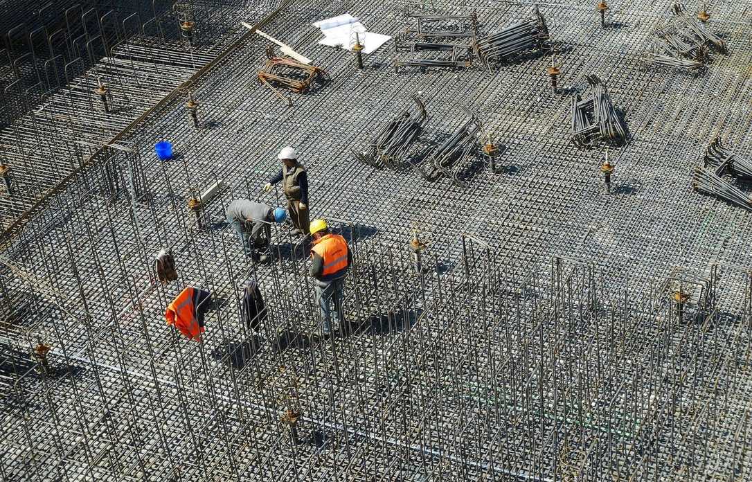 Bauwirtschaft warnt: Mindestlohnerhöhung bringt Tarifgefüge ins Wanken