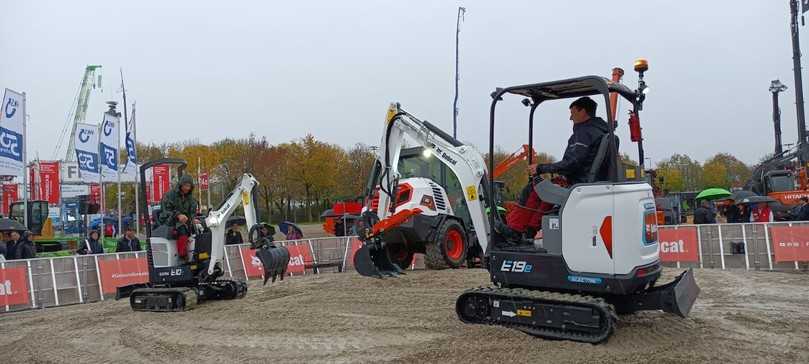 Der neue Minibagger E19e auf dem Bobcat-Stand im Einsatz. | Foto: B_I/Budde