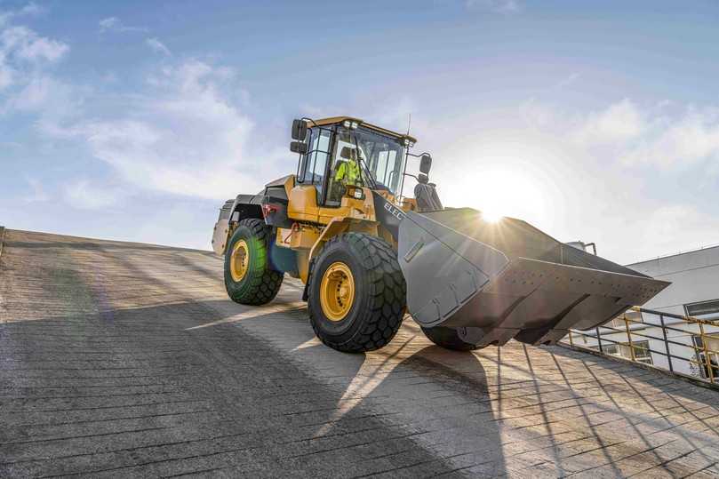 Als erster Radlader mit einer Hubkraft von 6 Tonnen ist der 20 Tonnen schwere Volvo L120 Electric ein wertvoller Partner nicht nur auf Baustellen. | Foto: Swecon Als erster Radlader mit einer Hubkraft von 6 Tonnen ist der 20 Tonnen schwere Volvo L120 Electric ein wertvoller Partner nicht nur auf Baustellen. | Foto: Swecon