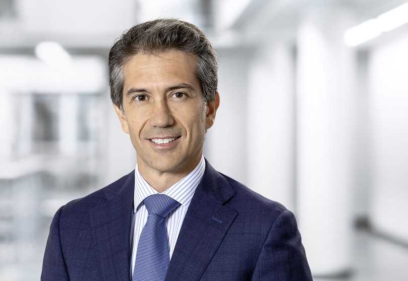 Erwartet durch die Fusion erhebliche Größenvorteile des neuen Unternehmens: Hochtief-Vorstandsvorsitzender Juan Santamaría | Foto: Hochtief/Christoph Schroll