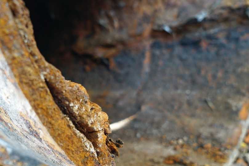 Schadensbild: starke Zersetzung des Gusseisens. Das Swagelining-Verfahren eignet sich insbesondere zur grabenlosen Erneuerung von Abwasserleitungen, bei denen Korrosion zu Beschädigungen geführt haben. | Foto: IBAK