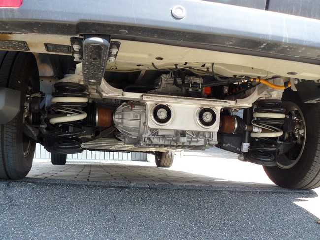 Einzelradaufhängung und die Antriebseinheit aus dem Ford Mustang Mach-E im 3,5-Tonner – das hat was. | Foto: Randolf Unruh