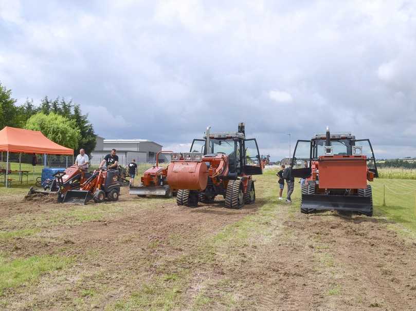 Auf der groß angelegten Teststrecke hinter dem Betriebsgelände können Kunden und Interessierte die verschiedenen Ditch Witch-Maschinen selbst fahren und mit ihnen arbeiten. | Foto: L-Team Baumaschinen