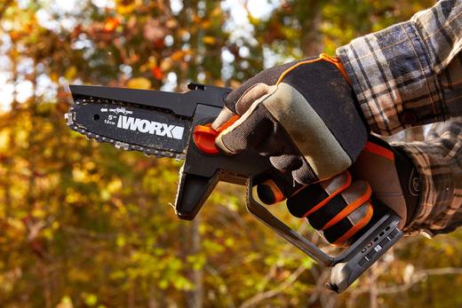 Saison für Baumschnitte: Kompaktes Einhand-Gerät von Worx mit Akku
