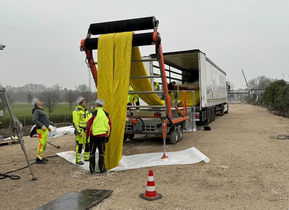 Kanalsanierung in Neuss: Große Dimensionen kontrolliert eingebaut