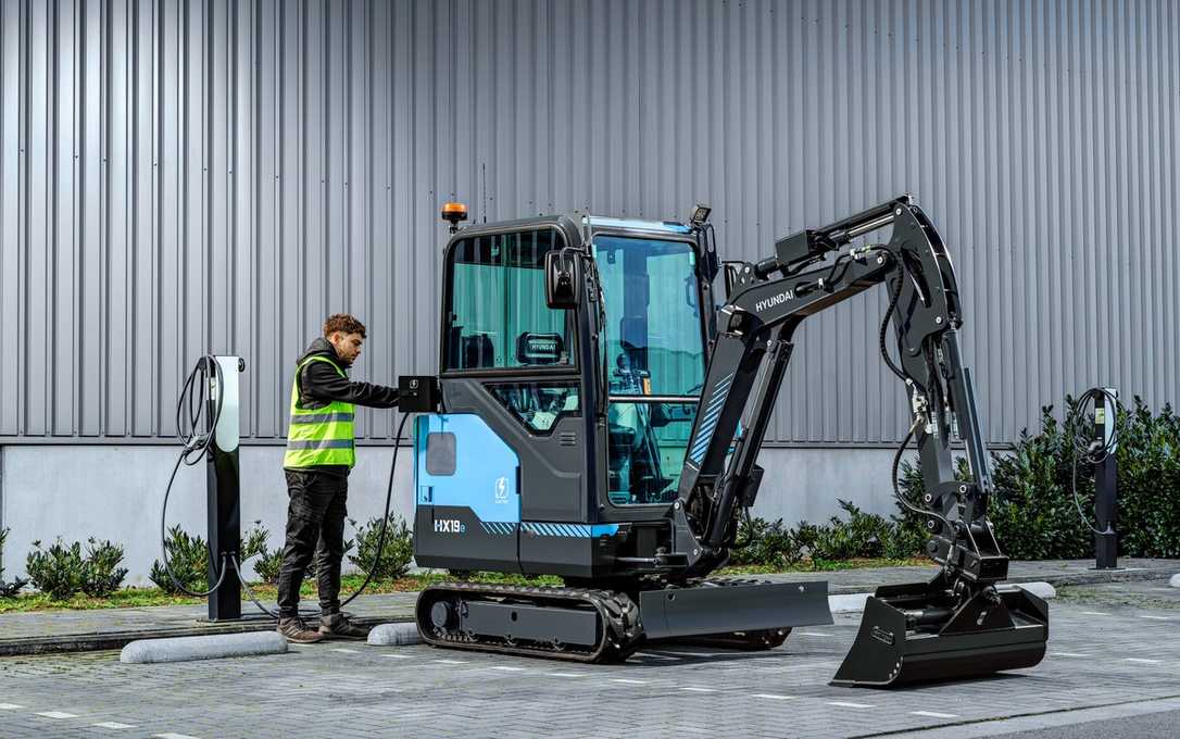 Hyundai HX19e: Neuer elektrischer Minibagger für GaLaBau und kommunale Einsätze Hyundai HX19e: Neuer elektrischer Minibagger für GaLaBau und kommunale Einsätze