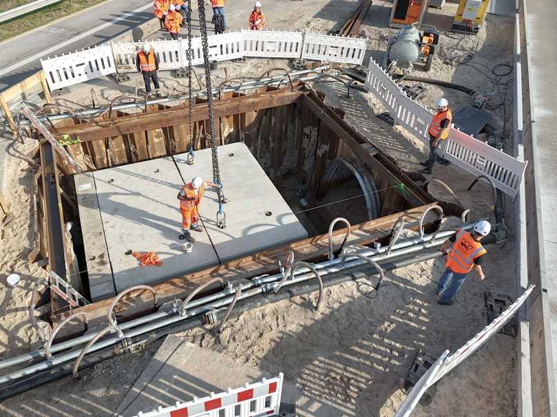 Der Grabendurchlass führt direkt unter der A27 hindurch. | Foto: Berding Beton GmbH Der Grabendurchlass führt direkt unter der A27 hindurch. | Foto: Berding Beton GmbH