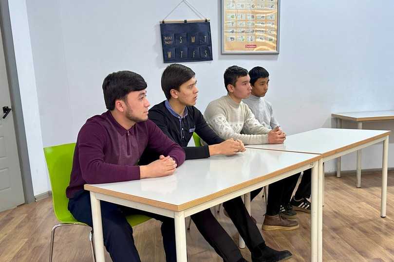 In Speed-Dating-Runden führten die Delegationsteilnehmer zahlreiche Gespräche mit Bewerbern. | Foto: Bau-ABC Rostrup