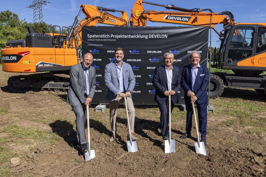 Develon Hyundai Infracore Spatenstich für neue Niederlassung in Mannheim