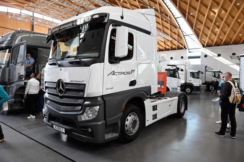 Für kostenbewusste Einsteiger: Der neue Mercedes-Benz Actros F auf der Nufam 2021. | Foto: Quatex