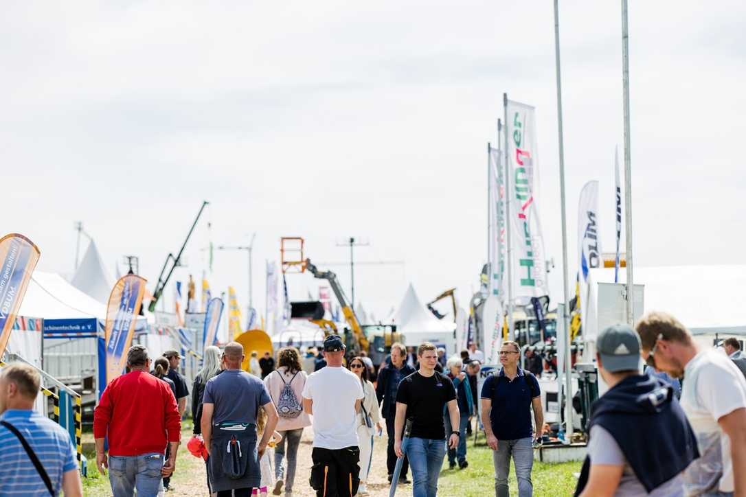 Demonstrationsmesse für Maschinentechnik Recycling Aktiv Tiefbau Live 2023 in Karlsruhe