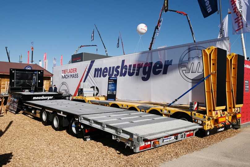 Zweifach teleskopierbarer Tiefladeanhänger von Meusburger | Foto: QUATEX Zweifach teleskopierbarer Tiefladeanhänger von Meusburger | Foto: QUATEX
