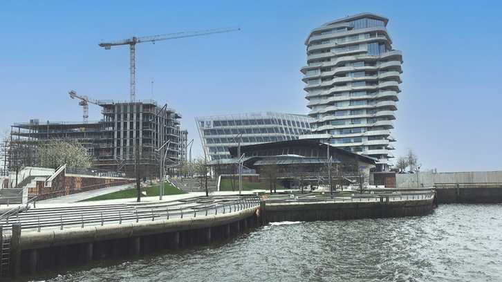 Auf dem diesjährigen Forum des InfoZentrums Beton geht es um nachhaltige Architekturbetone und 3D-Druck. Im Bild der Marco-Polo-Tower in Hamburg. | Foto: A. Weisner/IZB