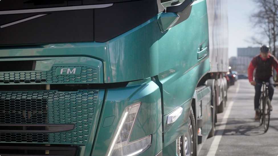 Volvo Trucks führt fünf neue Lkw-Sicherheitssysteme ein