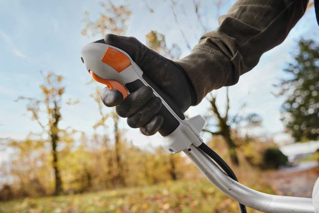 Stihl Advanve Grip: Kräfteschonende Führung von Freischneidern im Profi-Segment