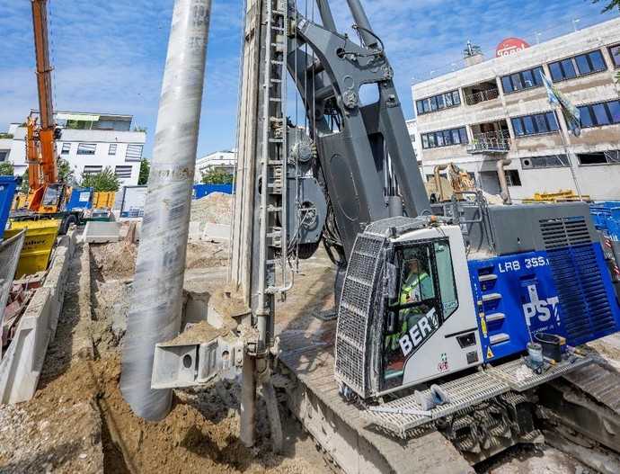 Premiere: Beim Bauprojekt Levelingstraße in München
verarbeitet PST Spezialtiefbau Süd erstmals R-Beton mit 100 Prozent Recyclingmaterial. | Foto: PST Spezialtiefbau Süd