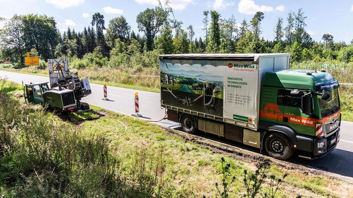 Max Wild hat bei HDD-Bohrungen fast immer auch seinen "Mudcleaner Truck" dabei. Mehr als 200 Einsätze kommen so pro Jahr zusammen. | Foto: Max Wild