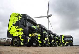Iveco-Trucks transportieren Metallicas Ausrüstung