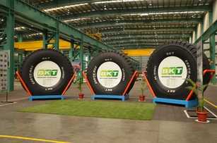 BKT wächst stark und kündigt Reifen für Baufahrzeuge an