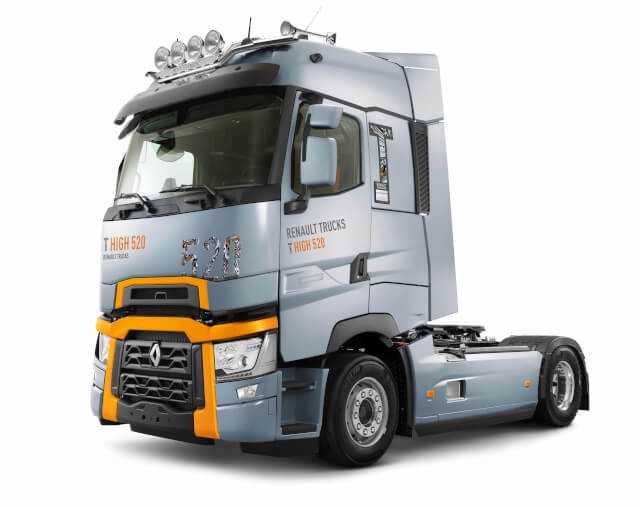 Im Außenbereich ist die individuelle Gestaltung von Kühlergrill und Spiegeln in zwei Farben (schwarz und orange glänzend) für die Renault Trucks T und T High 2020 weiterhin erhältlich. Die Fahrzeuge der T-Serie verfügen jetzt u.a. über Metalltürschwellen.