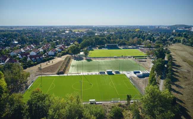 Für die Sportanlage des SV Ahrensfelde kam nach Angaben von Wolf Ahner 80% Recycling-Material zum Einsatz. | Foto: Polytan GmbH