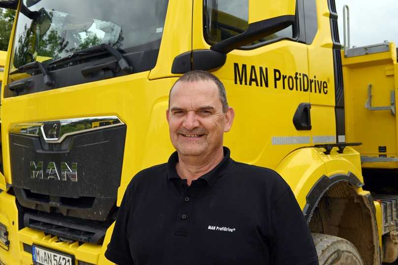 Offroad-Trainer Markus Ulbricht arbeitet seit 15 Jahren als Ausbilder von MAN ProfiDrive und kennt die Kniffe fürs Geländefahren. | Foto: QUATEX