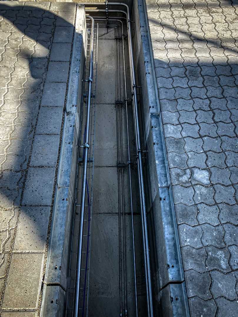 In den Versorgungskanälen Bircocanal sind Halfenprofile fest verbaut. Damit lassen sich die Wasserstoffleitungen sicher und vor allem einfach befestigen. | Foto: Birco GmbH In den Versorgungskanälen Bircocanal sind Halfenprofile fest verbaut. Damit lassen sich die Wasserstoffleitungen sicher und vor allem einfach befestigen. | Foto: Birco GmbH