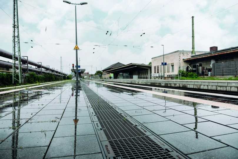 Filterrinnen Drainfix Clean RNC auf dem Bahnhof in Mannheim Käfertal | Foto: Hauraton