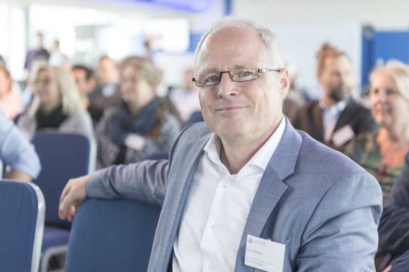 Der technische Betriebsleiter des Stadtentwässerungsbetriebes Düsseldorf, Frank Heuner, führte durch das Vortragsprogramm. | Foto: Roland W. Waniek