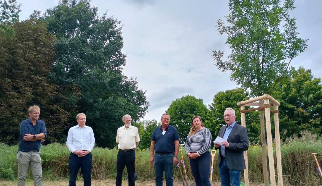 Einheitsbuddeln 2025: Mitmachen, Bäume pflanzen & Klima schützen Einheitsbuddeln 2025: Mitmachen, Bäume pflanzen & Klima schützen
