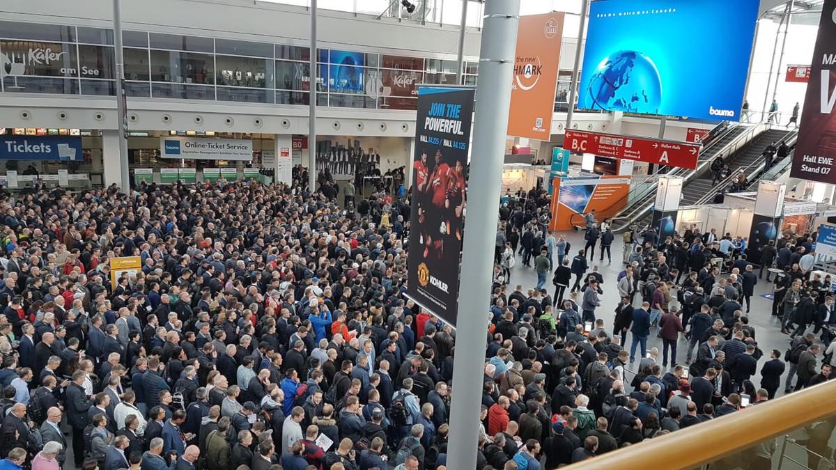 Andrang am Eingang West: Geduld und gute Nerven waren während der ganzen Messe-Woche nötig. 