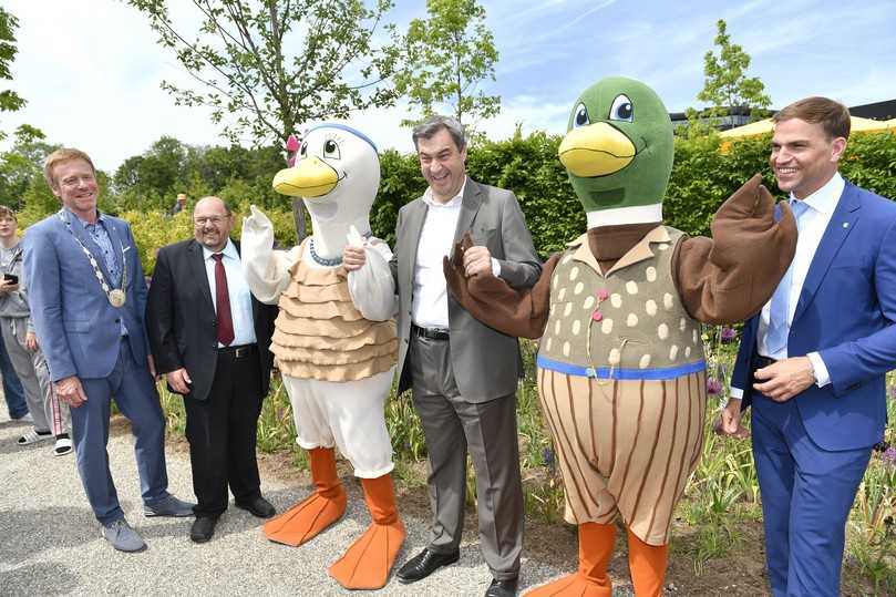 Zur bunten Eröffnungsfeier der Bayerischen Landesgartenschau in Kirchheim bei München kam unter anderem Bayerns Ministerpräsident Markus Söder. | Foto: ByLGS/Marcus Schlaf