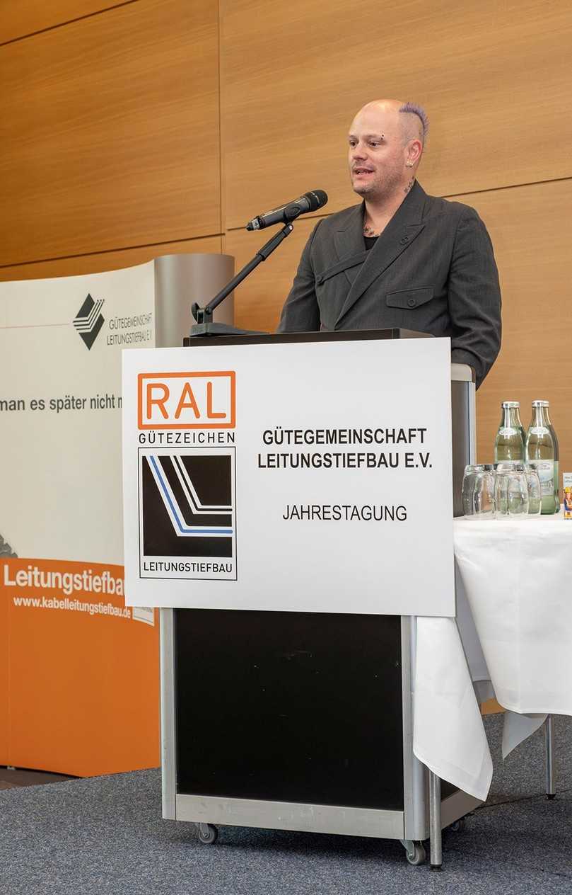 „Präsident einer im Leitungstiefbau tätigen Organisation zu sein, ist in der heutigen Zeit eine unfassbar faszinierende Aufgabe“, sagte GLT-Präsident Matthias Fiedler. | Foto: GLT