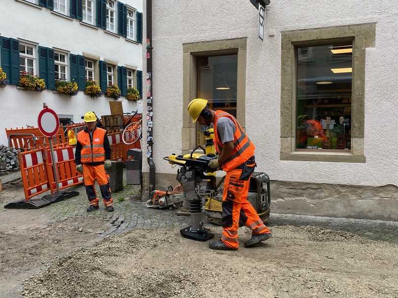 Nicht nur Emissionen wie CO2 und Lärm werden reduziert. Auffällig beim elektrisch betriebenen Stampfer: keine Gerüche. | Foto: Leonhard Weiss