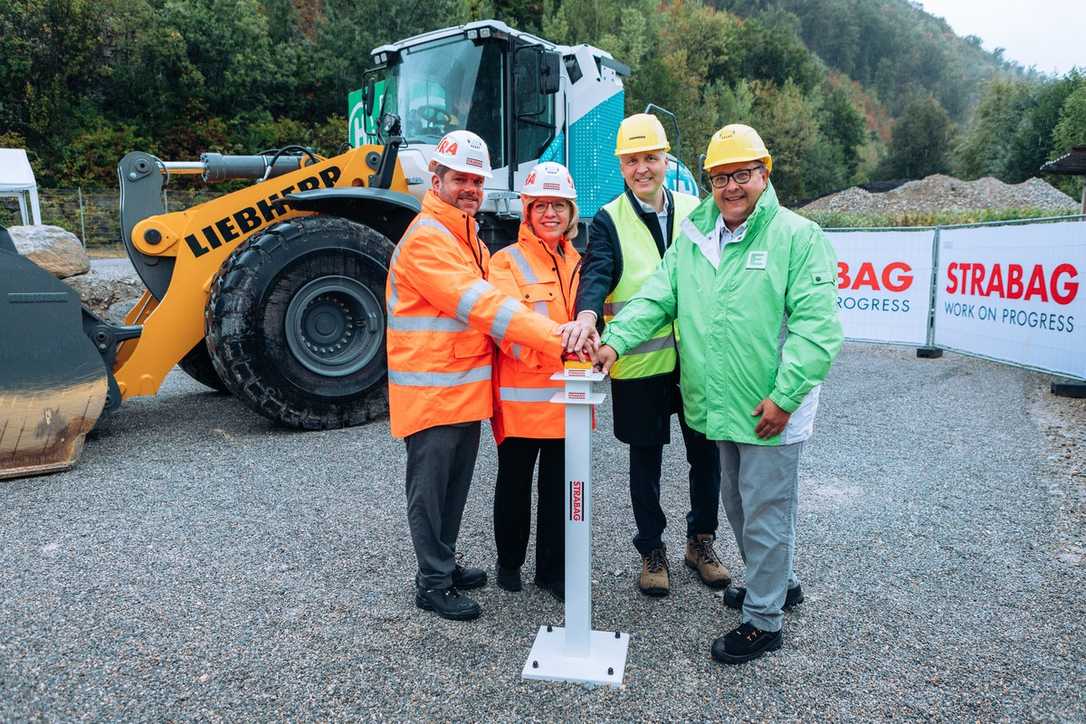 Liebherr und Strabag testen Wasserstoff-Radlader L 566 H im Steinbruch