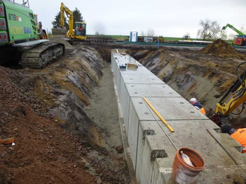 Statt in Ortbetonbauweise wurde das Bauwerk mit Rahmenfertigteilen aus Stahlbeton errichtet. | Foto: Königbau