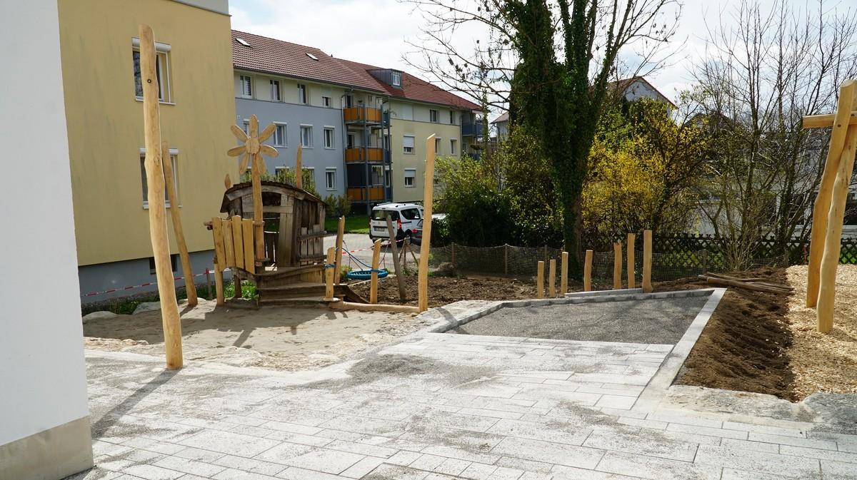 Platz für die Kleinen trotz enger Bebauung in der Nachbarschaft. | Foto: Storz/Mahrholdt