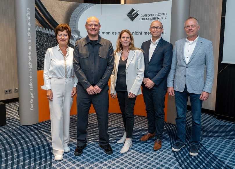 Das GLT-Präsidium in neuer Besetzung (v.l.n.r.): Susanne Hake, GLT-Geschäftsführerin, Matthias Fiedler, GLT-Präsident, Cornelia Weber-Hunke, GLT-Präsidiumsmitglied, Hauke Krüger, GLT-Vizepräsident und Dietmar Luck, neues GLT-Präsidiumsmitglied | Foto: GLT Das GLT-Präsidium in neuer Besetzung (v.l.n.r.): Susanne Hake, GLT-Geschäftsführerin, Matthias Fiedler, GLT-Präsident, Cornelia Weber-Hunke, GLT-Präsidiumsmitglied, Hauke Krüger, GLT-Vizepräsident und Dietmar Luck, neues GLT-Präsidiumsmitglied | Foto: GLT