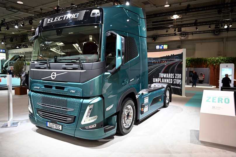 Die Sattelzugmaschine Volvo FM Electric eignet sich auch für den Baustoff- und Baumaschinentransport. | Foto: Quatex