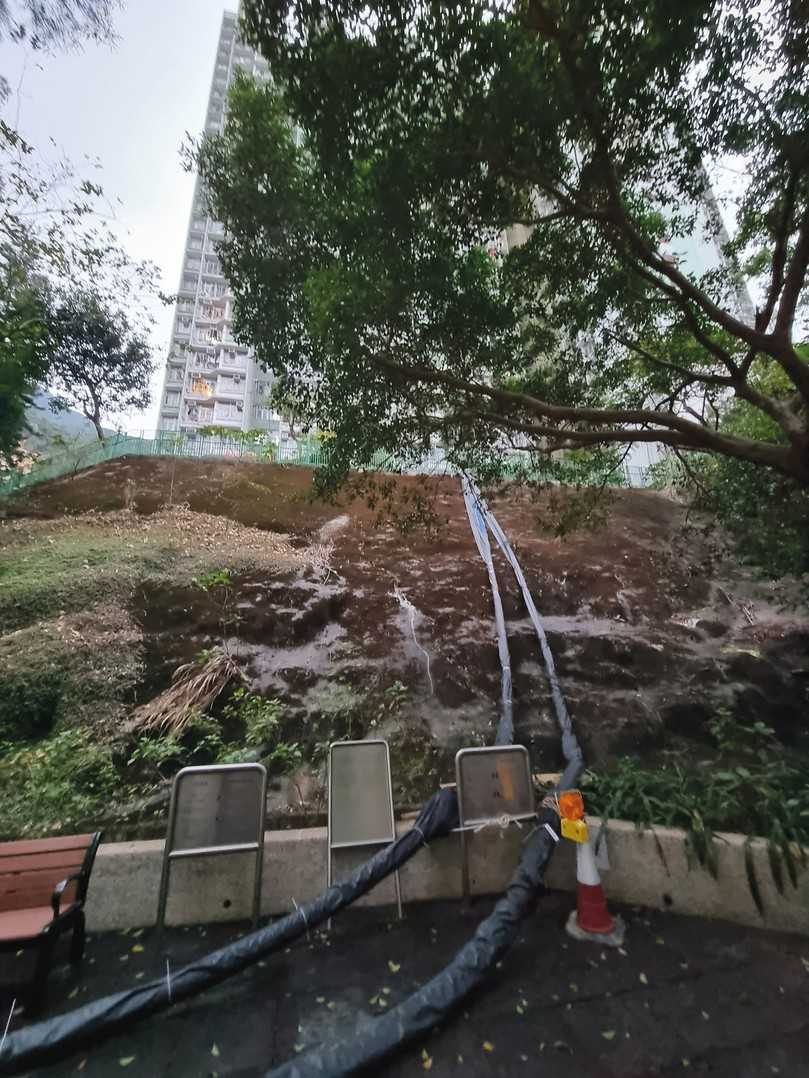 Zwei Primus Liner versorgen Gebäude auf Hongkong Island mit Trink- und Seewasser, nachdem ein Erdrutsch die entsprechenden Versorgungsleitungen zerstört hatte. | Foto: Primus Line