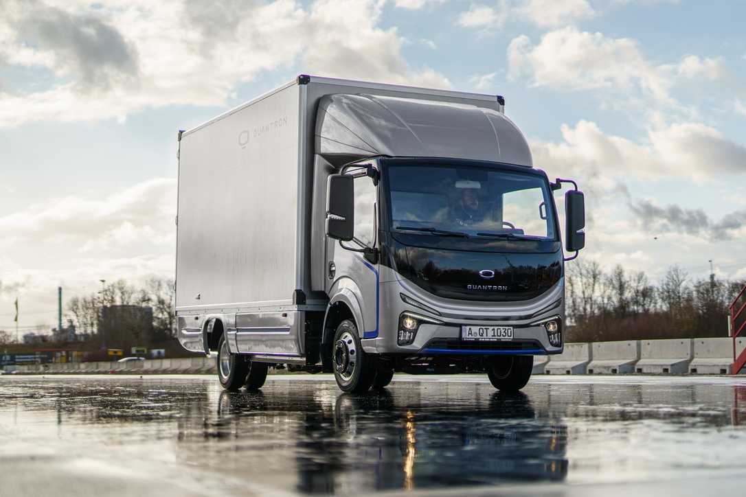 Weltpremiere des E-Lkw Quantron Qargo 4 EV: Citytruck mit E-Antrieb