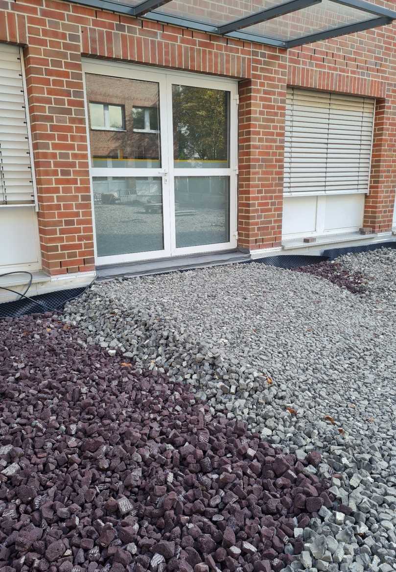 Das Ziel eines barrierefreien Zugangs zur Dachfläche konnte durch das geringe Eigengewicht des Baustoffs realisiert werden. | Foto: Veriso Das Ziel eines barrierefreien Zugangs zur Dachfläche konnte durch das geringe Eigengewicht des Baustoffs realisiert werden. | Foto: Veriso
