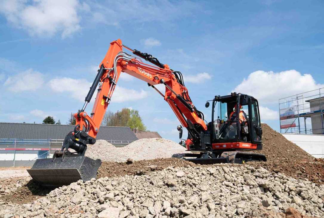 Kubota feiert Jubiläum 50 Jahre Land- und Baumaschinen in Europa