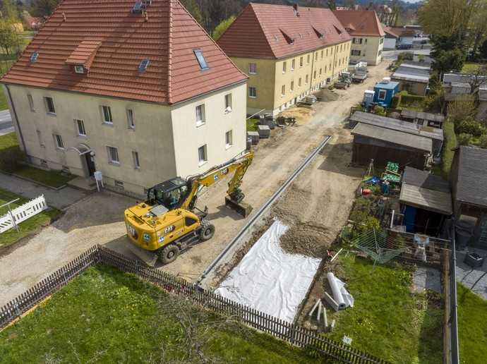 Oberflächenentwässerung im Hinterhof eines Wohngebäudekomplexes im sächsischen Neustadt: Dort ist die leichtgewichtige Betonrinne „BIRCOslim" fortan im Einsatz. | Foto: Birco