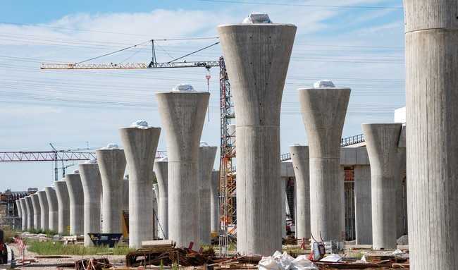 Brückenbau: Pfeiler wie vom Fließband für die Neckartalbrücke