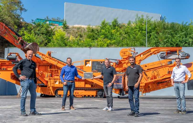 Bei der offiziellen Übergabe (von links nach rechts): Hans-Jörg Fischer, Marco Cammarata, Christoph Fischer, Björn Fentroß, Robin Laube (stellvertretender Betriebsleiter des Recyclingparks). | Foto: Gipo AG; Thomas Einberger, argum