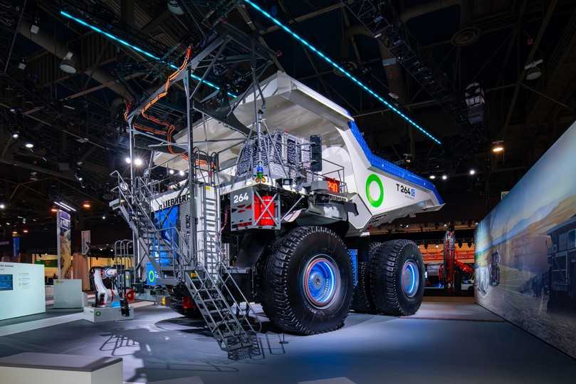 Liebherr stellt auf der Bauma den batterieelektrischen und autonomen Mining-Muldenkipper T 264 zum ersten Mal einem großen, internationalen Publikum außerhalb der Bergbauindustrie vor. | Foto: Liebherr