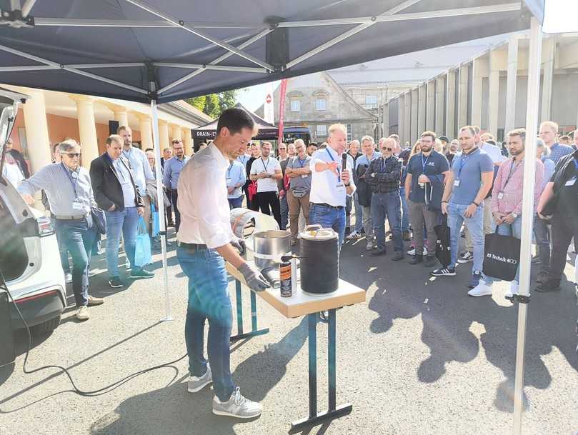 Die Außenvorführungen bringen die Theorie in die Praxis. Die einzelnen Verfahren wurden auf dem Außengelände demonstriert. | Foto: B_I/Valdix