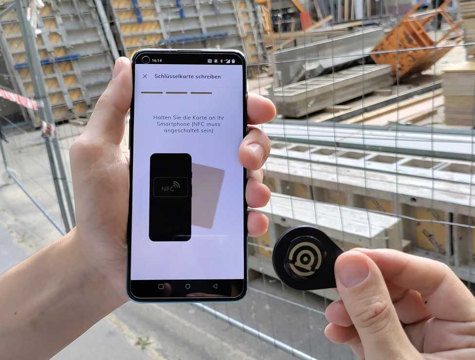 akii digitales Baustellen-Schließsystem mit Smartphone-App